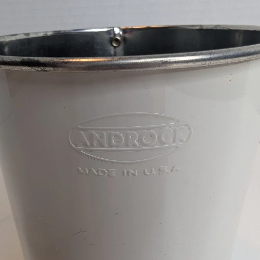 ANDROCK Vintage Metal Sifter Made In USA Retro Off White/Red/Pink Floral Print